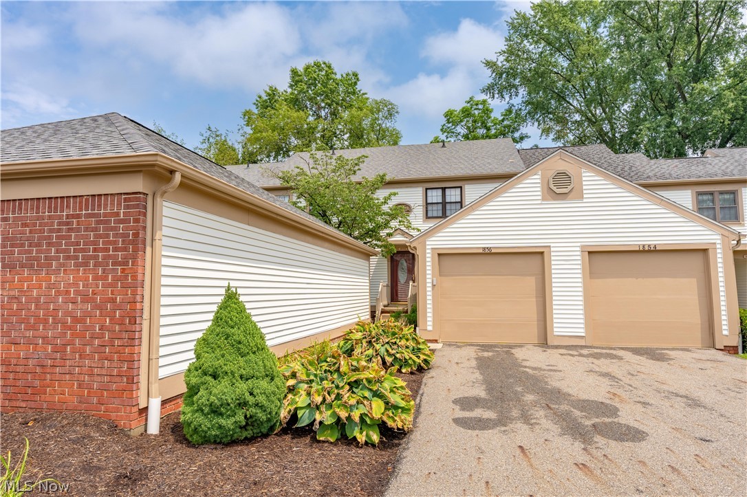 1856 Beechwood Avenue NE North Canton OH 44720