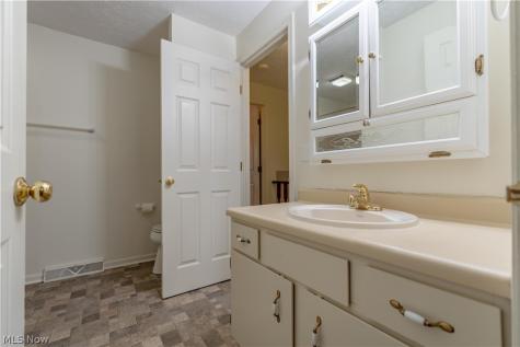 1856 Beechwood Avenue NE North Canton OH 44720
