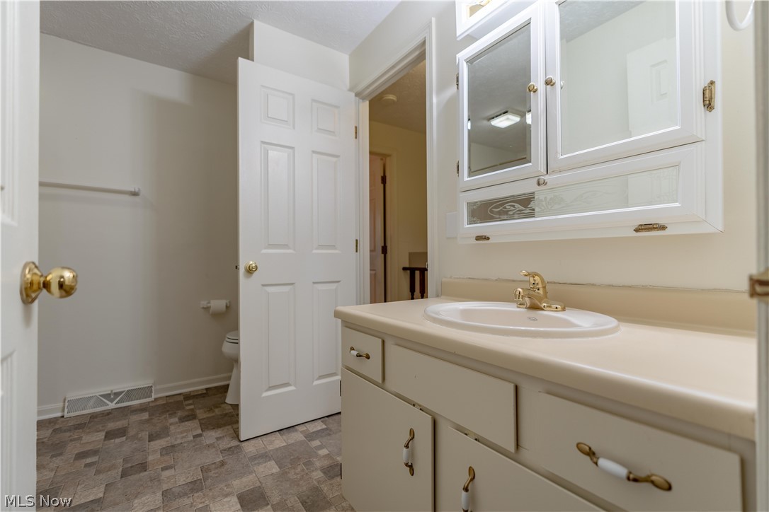 1856 Beechwood Avenue NE North Canton OH 44720