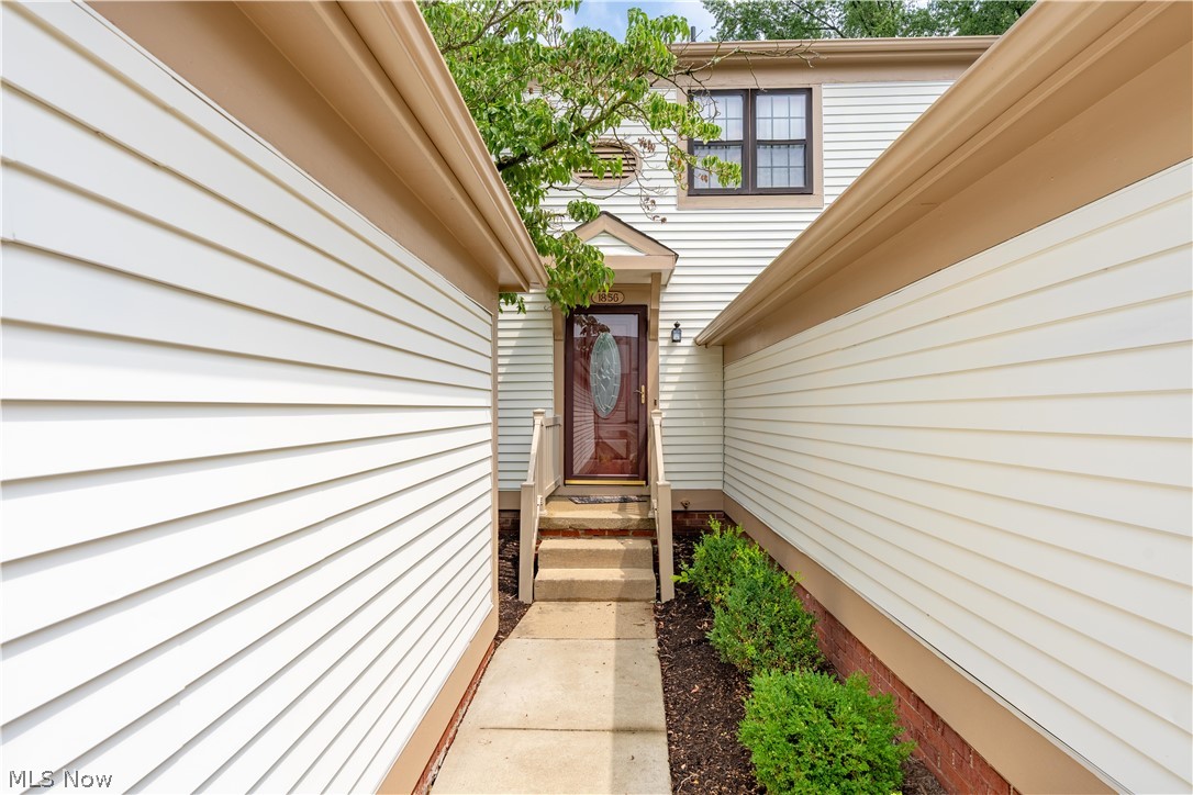 1856 Beechwood Avenue NE North Canton OH 44720