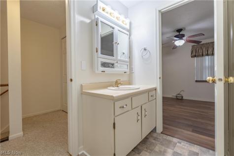 1856 Beechwood Avenue NE North Canton OH 44720