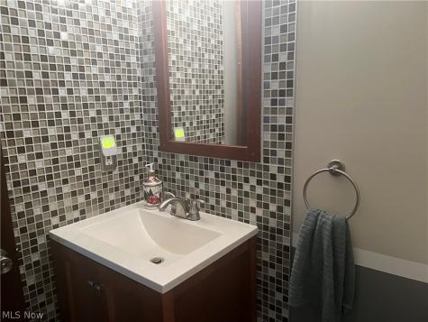 5553 Windrush Court Parma OH 44134