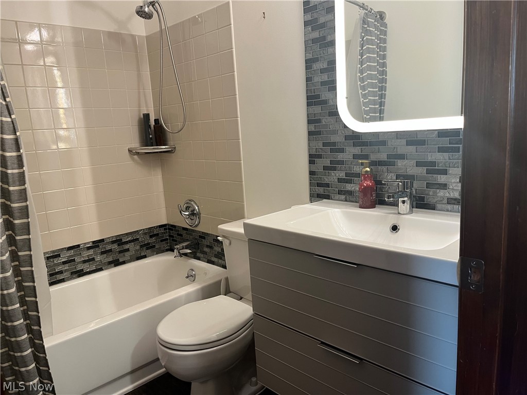 5553 Windrush Court Parma OH 44134