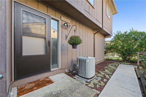 7569 Creekwood Drive North Royalton OH 44133