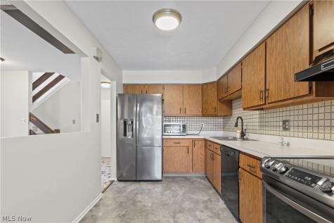 7569 Creekwood Drive North Royalton OH 44133