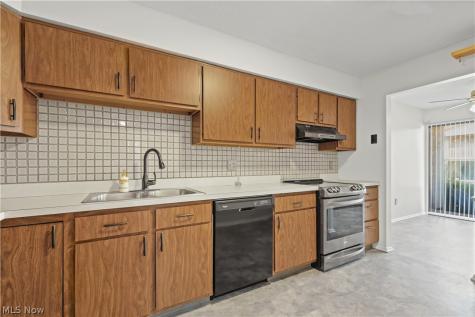 7569 Creekwood Drive North Royalton OH 44133