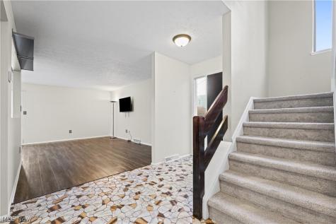 7569 Creekwood Drive North Royalton OH 44133