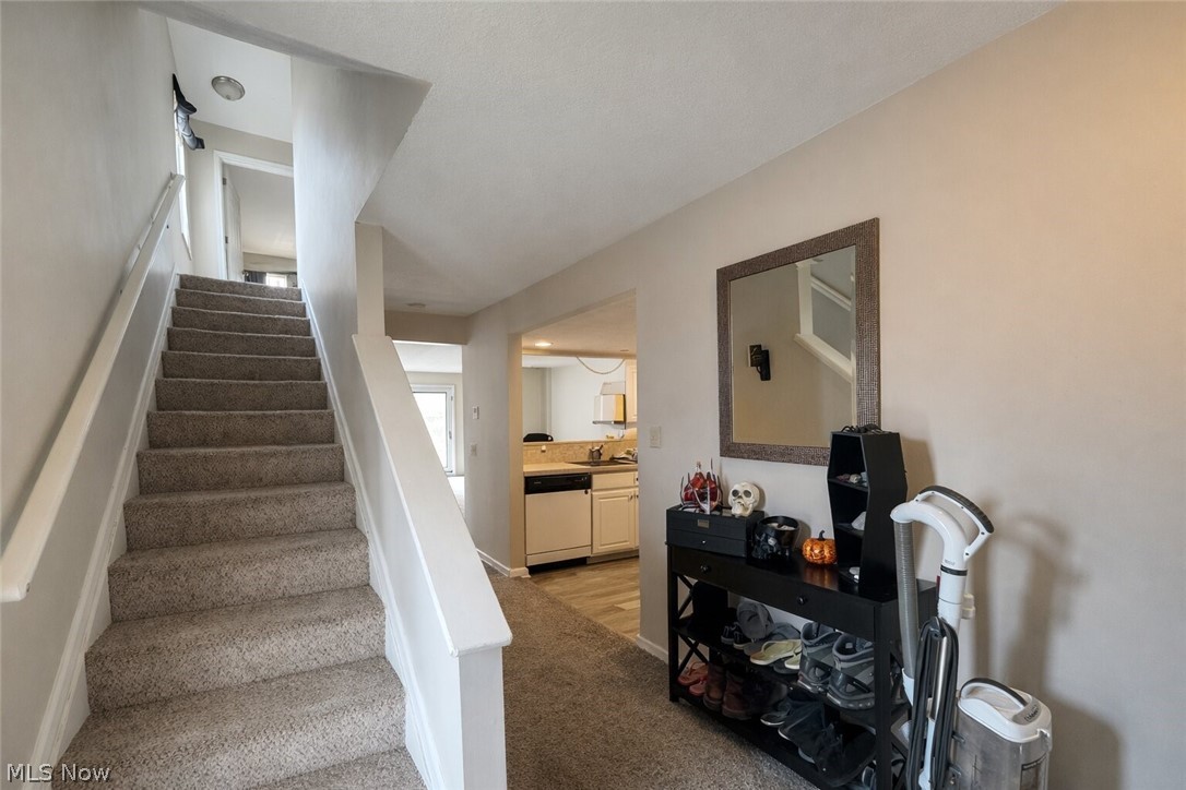 633 Lakeview Drive S Grove City OH 43123