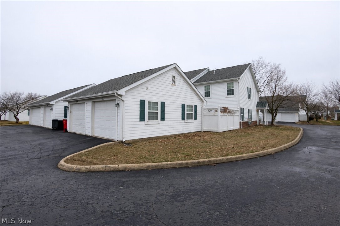 633 Lakeview Drive S Grove City OH 43123