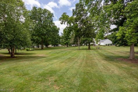 38 Oakwood Drive Westfield Center OH 44251