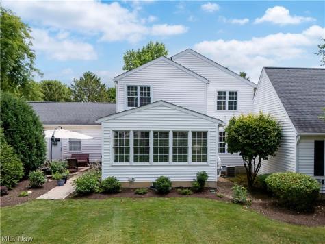 38 Oakwood Drive Westfield Center OH 44251