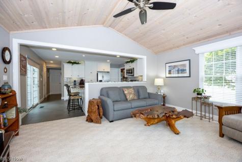 38 Oakwood Drive Westfield Center OH 44251