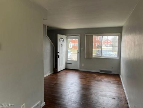 421 Kenwood Drive Euclid OH 44123