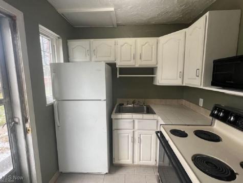 421 Kenwood Drive Euclid OH 44123