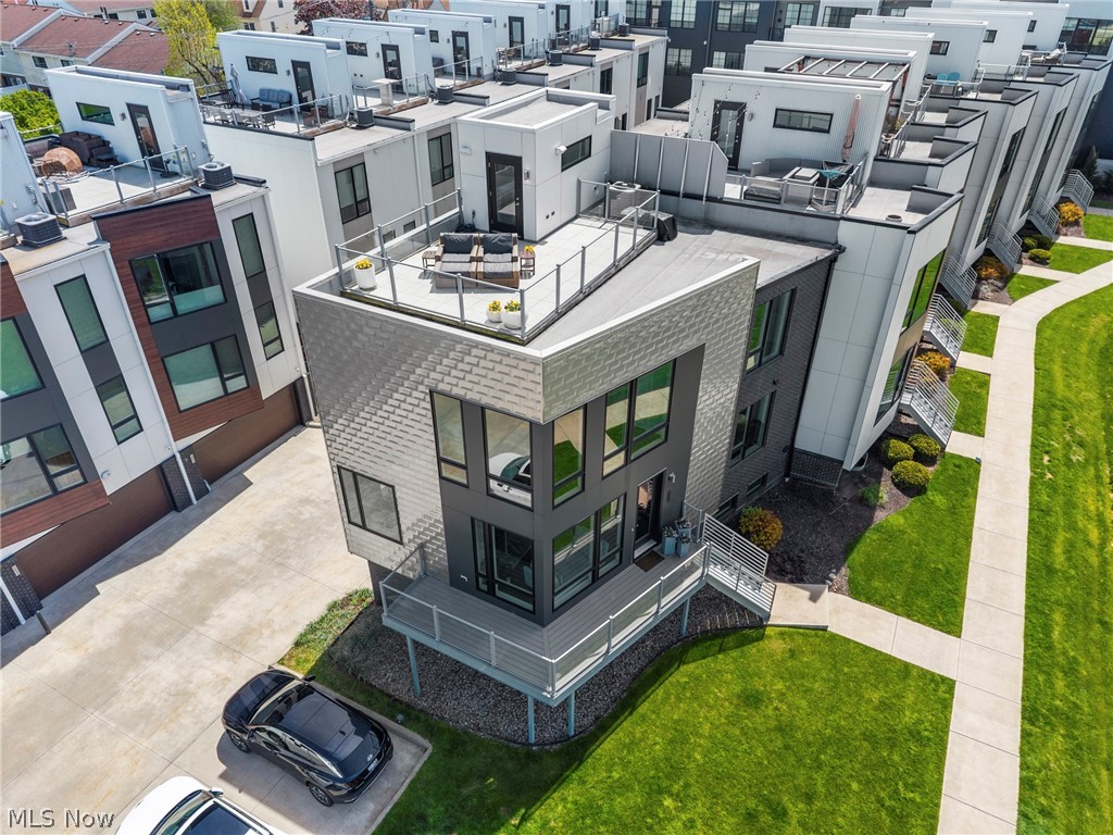 1250 W 70th Street Cleveland OH 44102