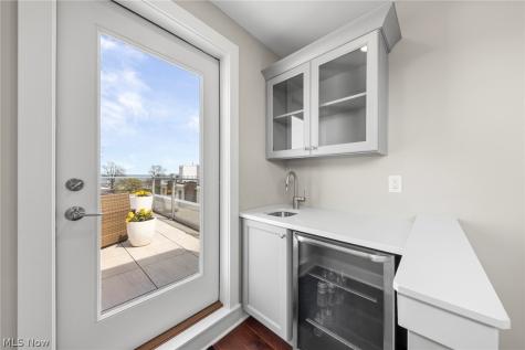 1250 W 70th Street Cleveland OH 44102