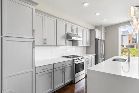 1250 W 70th Street Cleveland OH 44102