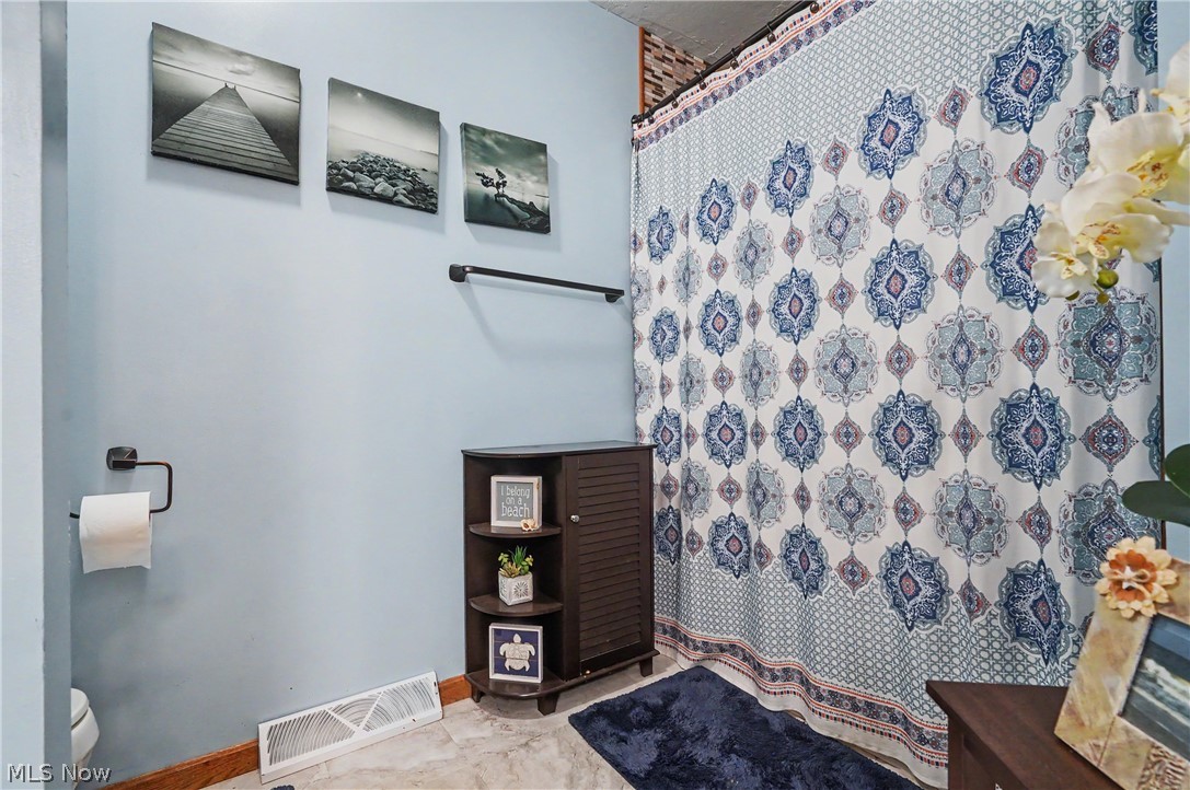 17 Harneds Landing Cortland OH 44410