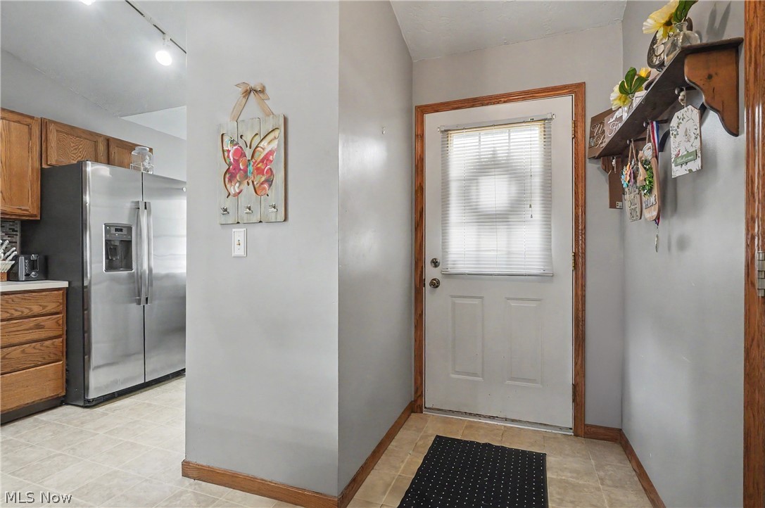 17 Harneds Landing Cortland OH 44410