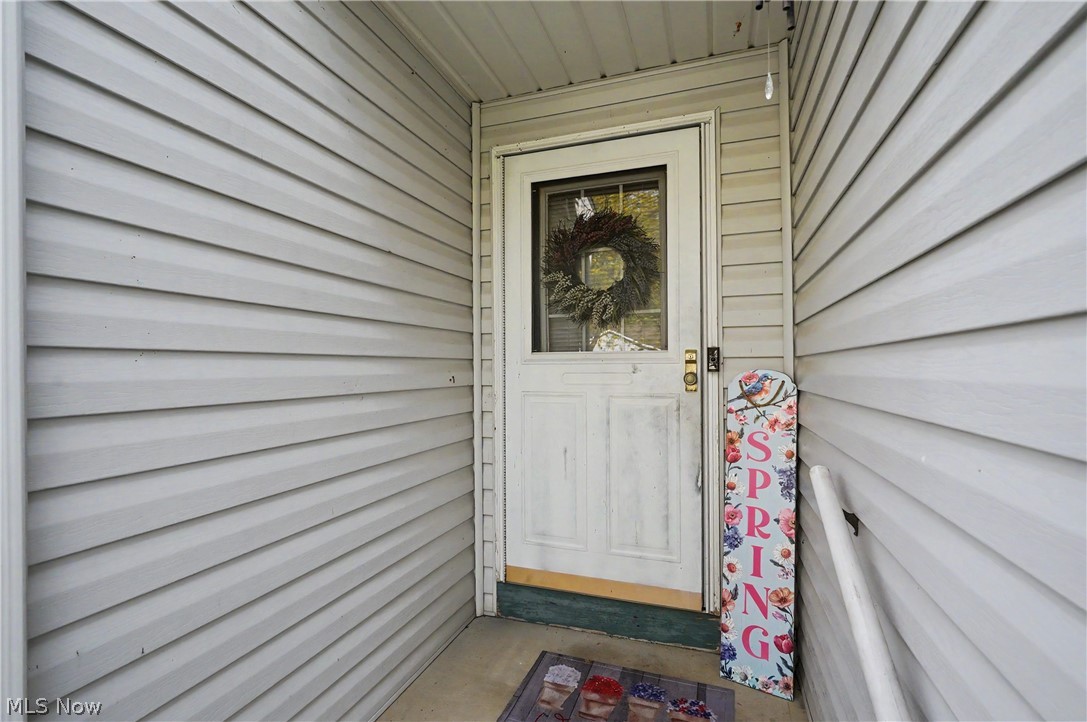 17 Harneds Landing Cortland OH 44410
