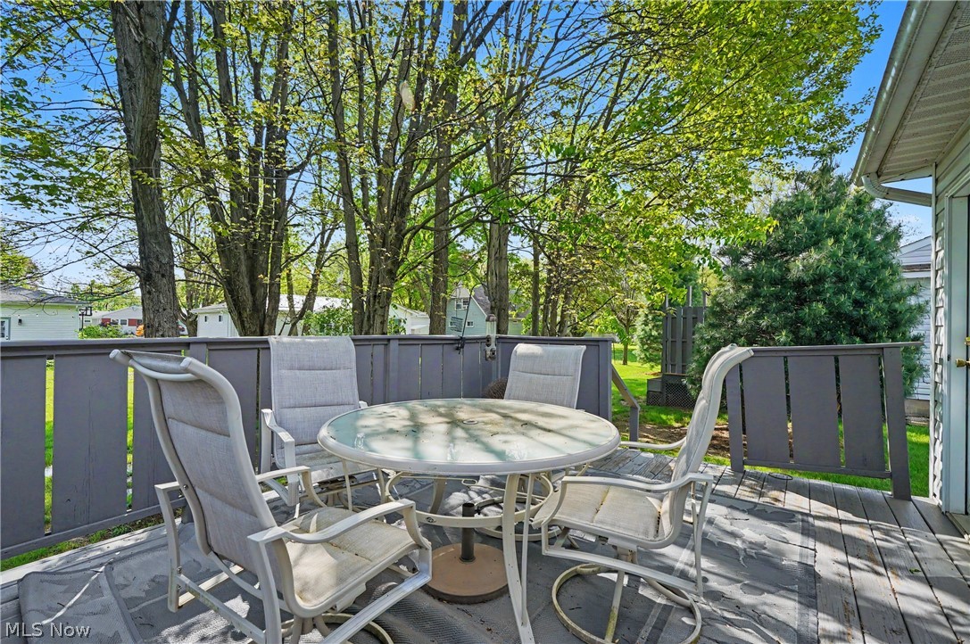 17 Harneds Landing Cortland OH 44410