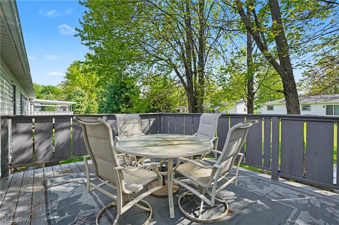 17 Harneds Landing Cortland OH 44410