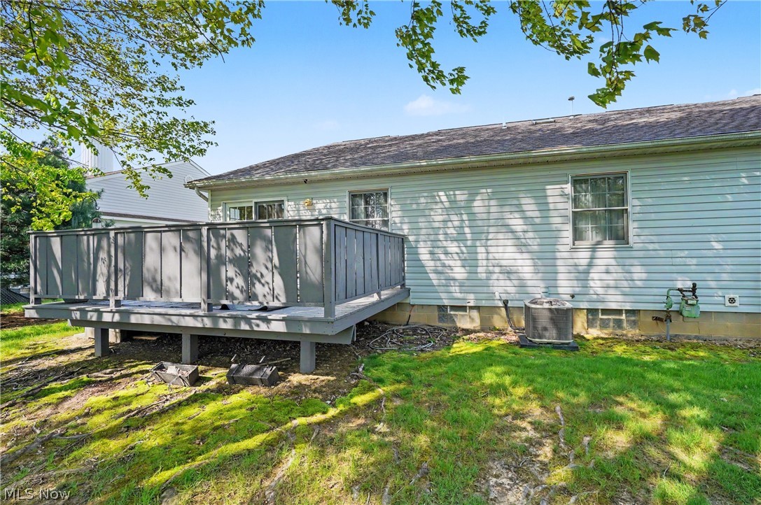 17 Harneds Landing Cortland OH 44410