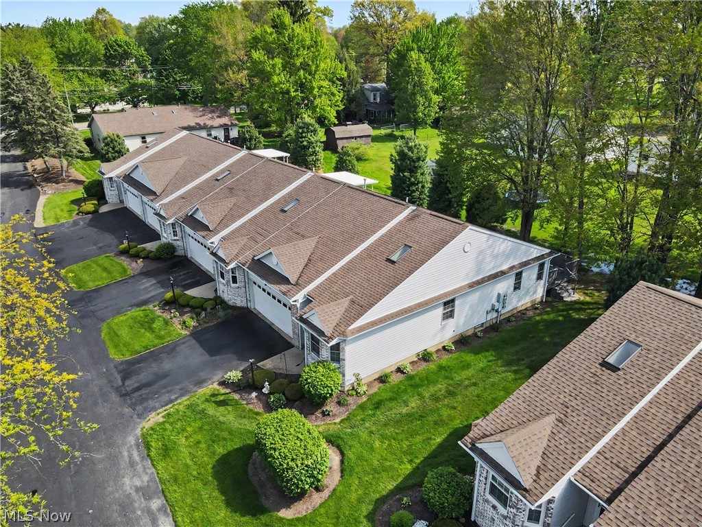 17 Harneds Landing Cortland OH 44410