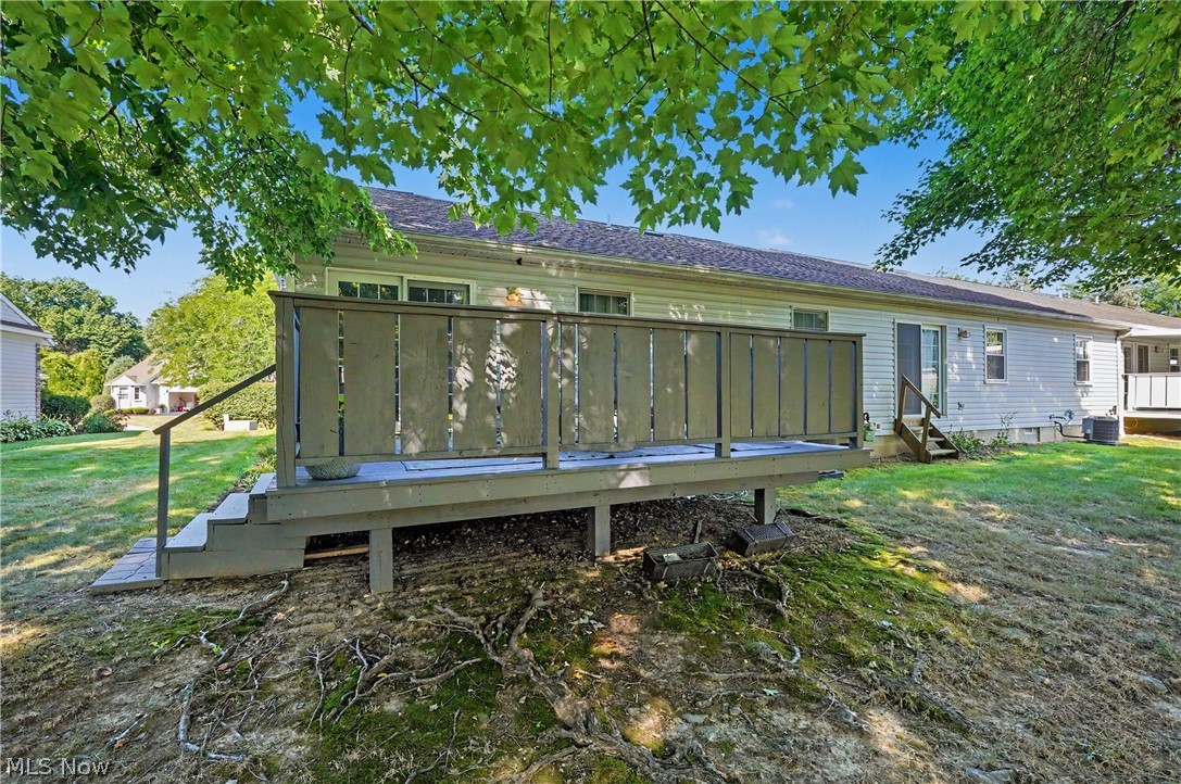 17 Harneds Landing Cortland OH 44410