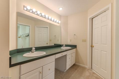 390 Blair Circle Aurora OH 44202