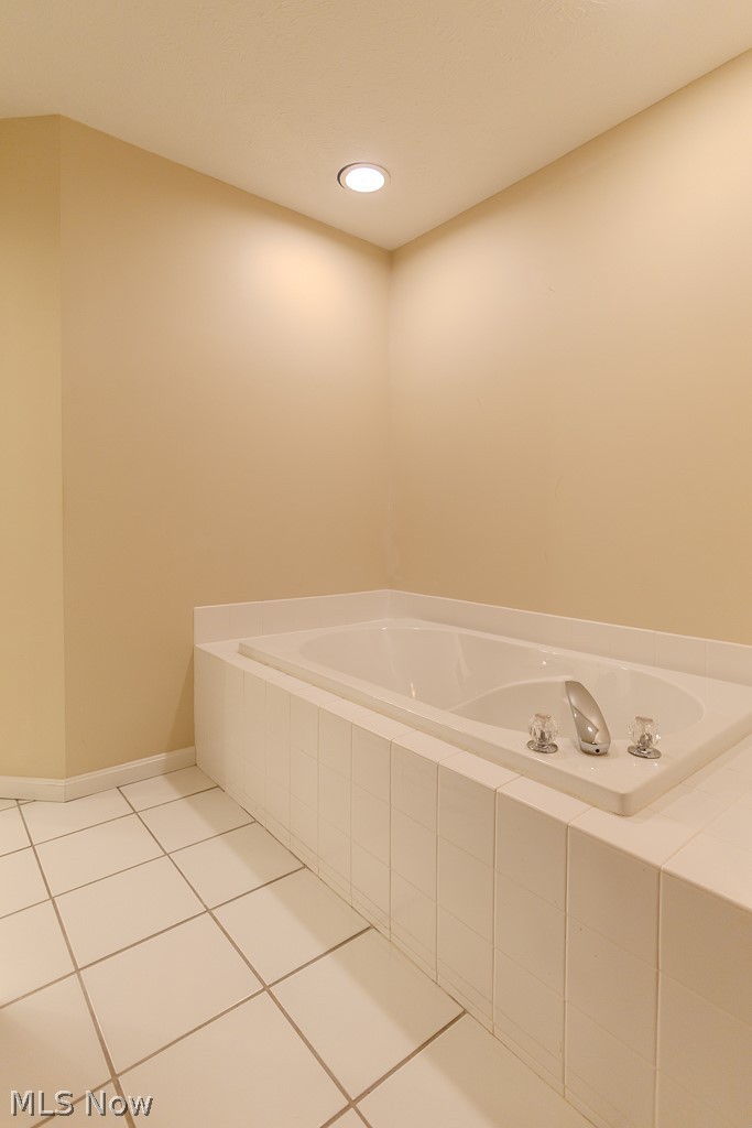 390 Blair Circle Aurora OH 44202