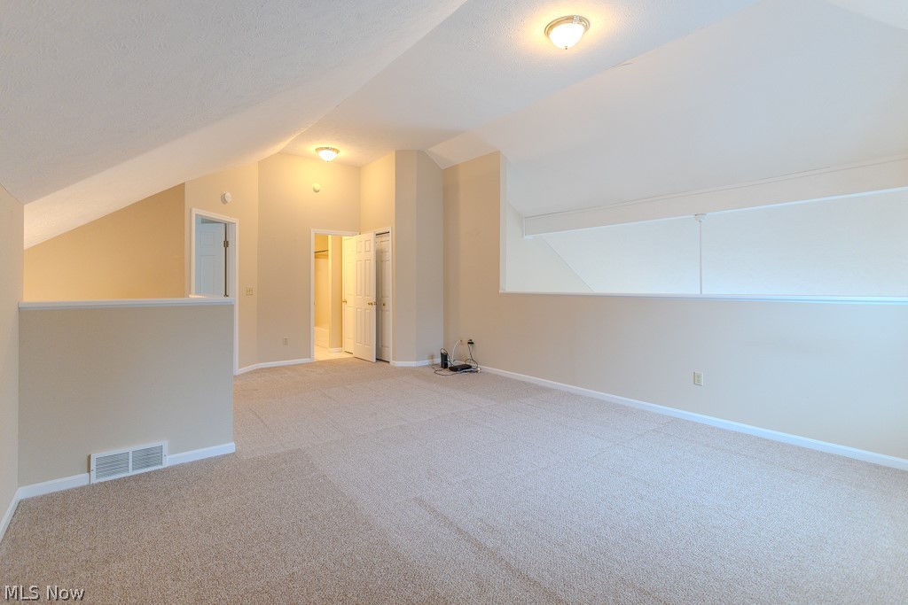 390 Blair Circle Aurora OH 44202