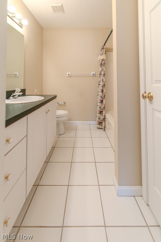 390 Blair Circle Aurora OH 44202