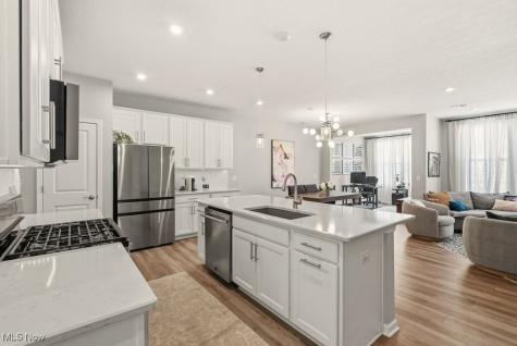850 Dipper Lane Aurora OH 44202