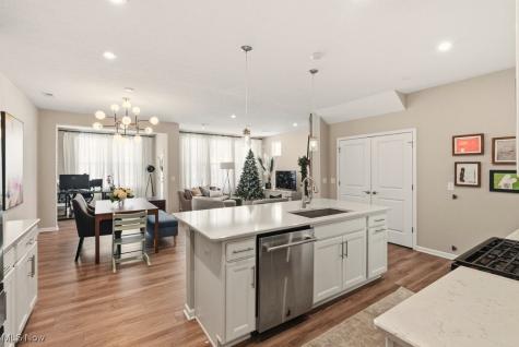 850 Dipper Lane Aurora OH 44202