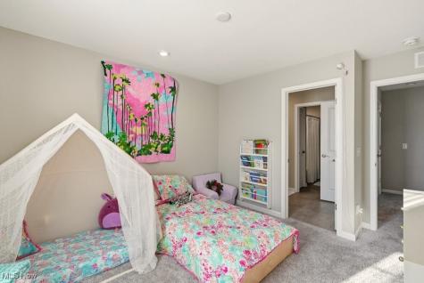 850 Dipper Lane Aurora OH 44202