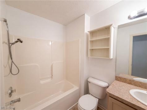 8757 Roberts Court Olmsted Falls OH 44138