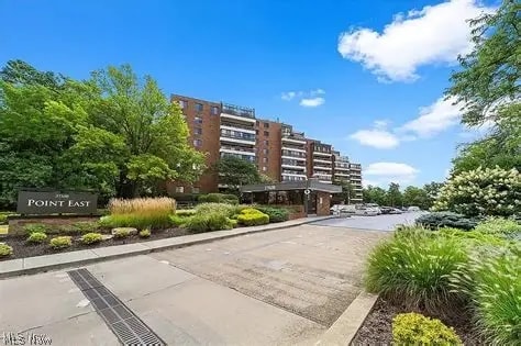 27500 Cedar Road Beachwood OH 44122