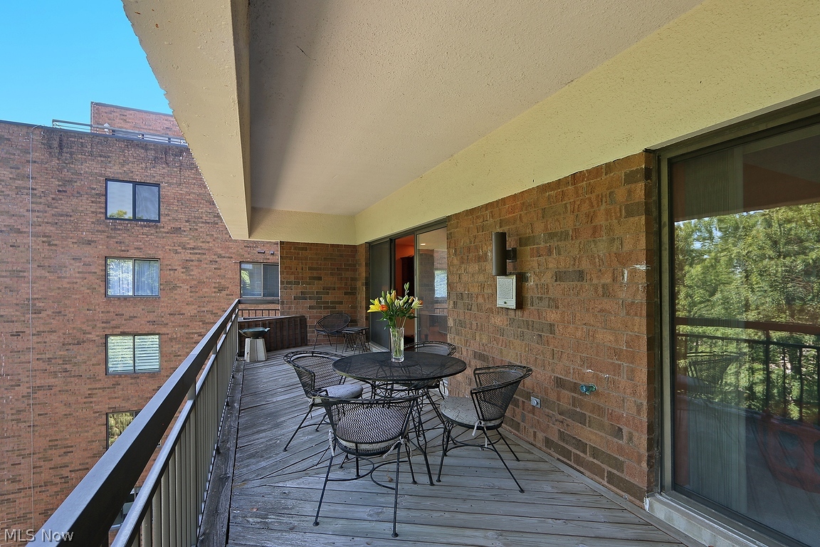 27500 Cedar Road Beachwood OH 44122