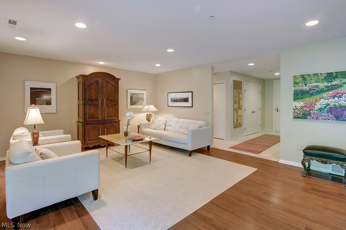 27500 Cedar Road Beachwood OH 44122