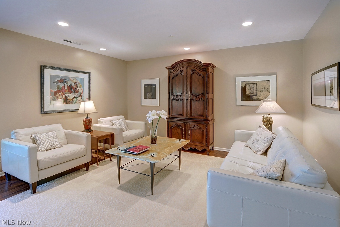 27500 Cedar Road Beachwood OH 44122