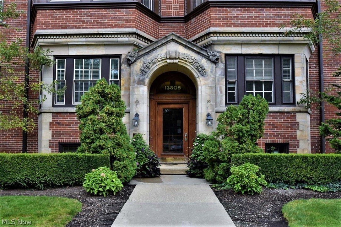 13805 Shaker Boulevard Cleveland OH 44120
