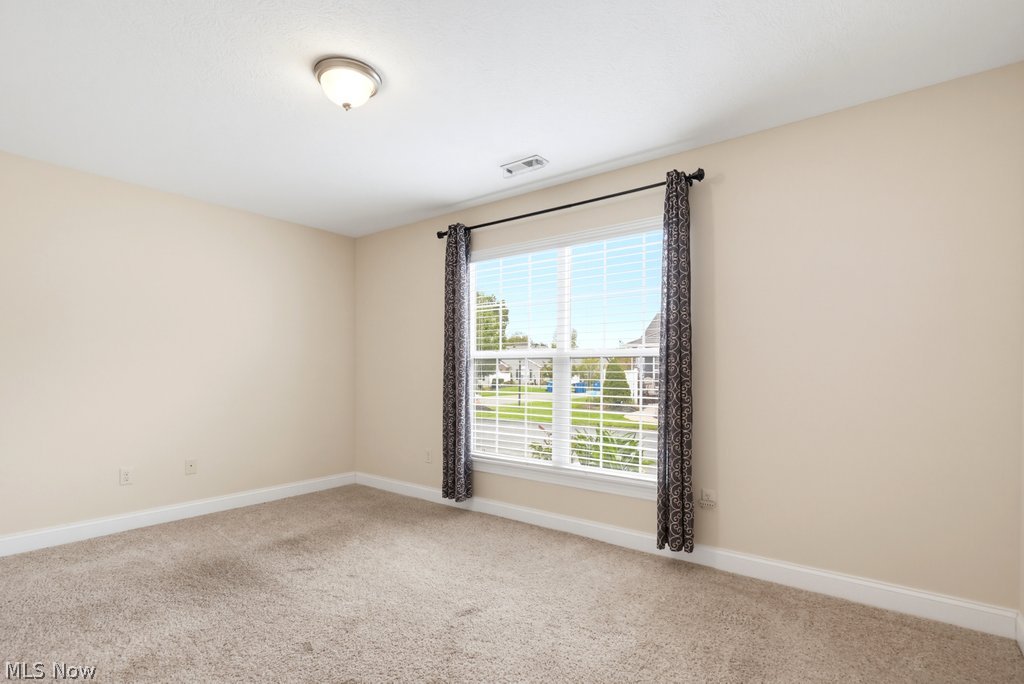 162 Woodbury Glen Street SE Hartville OH 44632