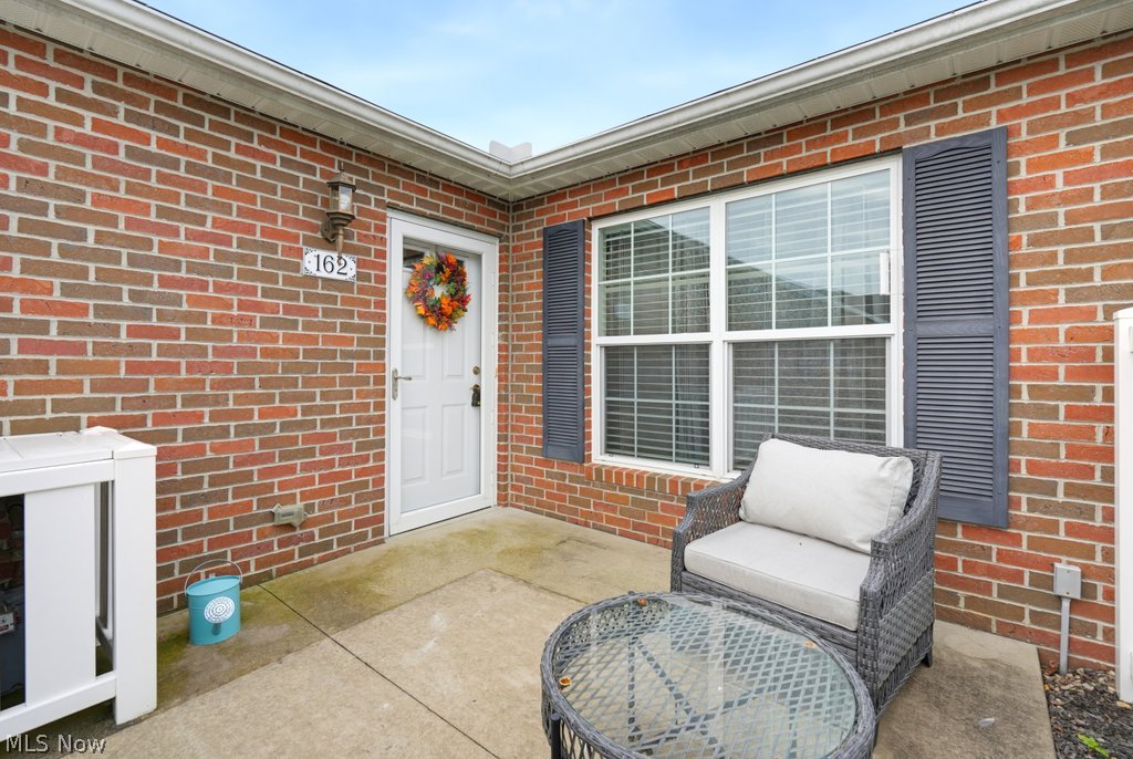 162 Woodbury Glen Street SE Hartville OH 44632