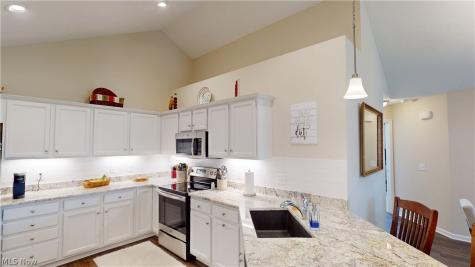 1934 Woods Drive Streetsboro OH 44241