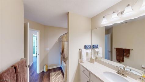 1934 Woods Drive Streetsboro OH 44241