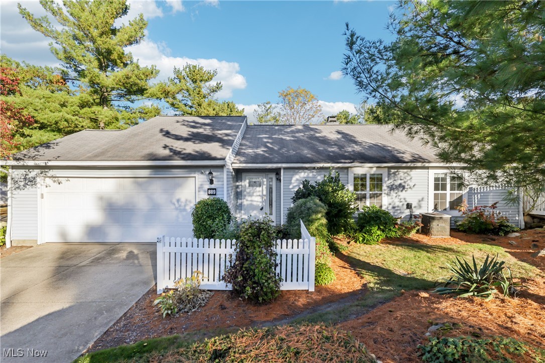 889 Lynnhaven Lane Akron OH 44313