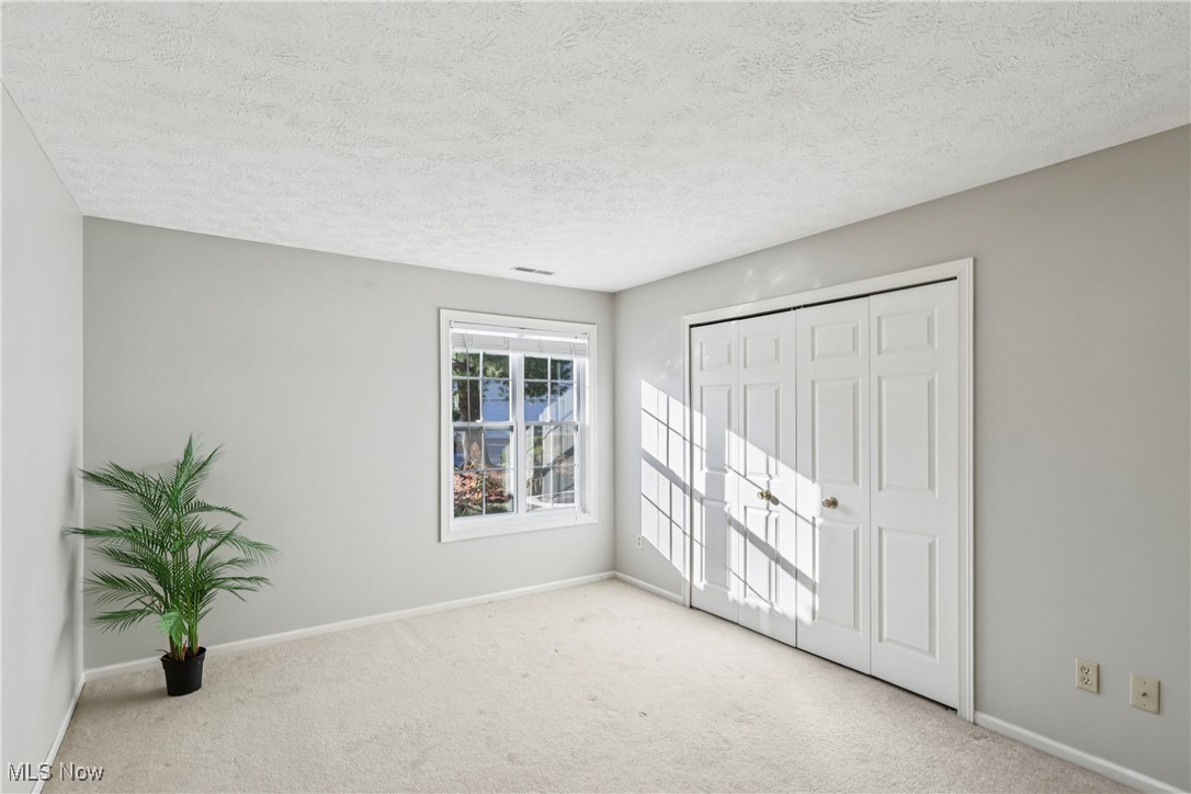 889 Lynnhaven Lane Akron OH 44313