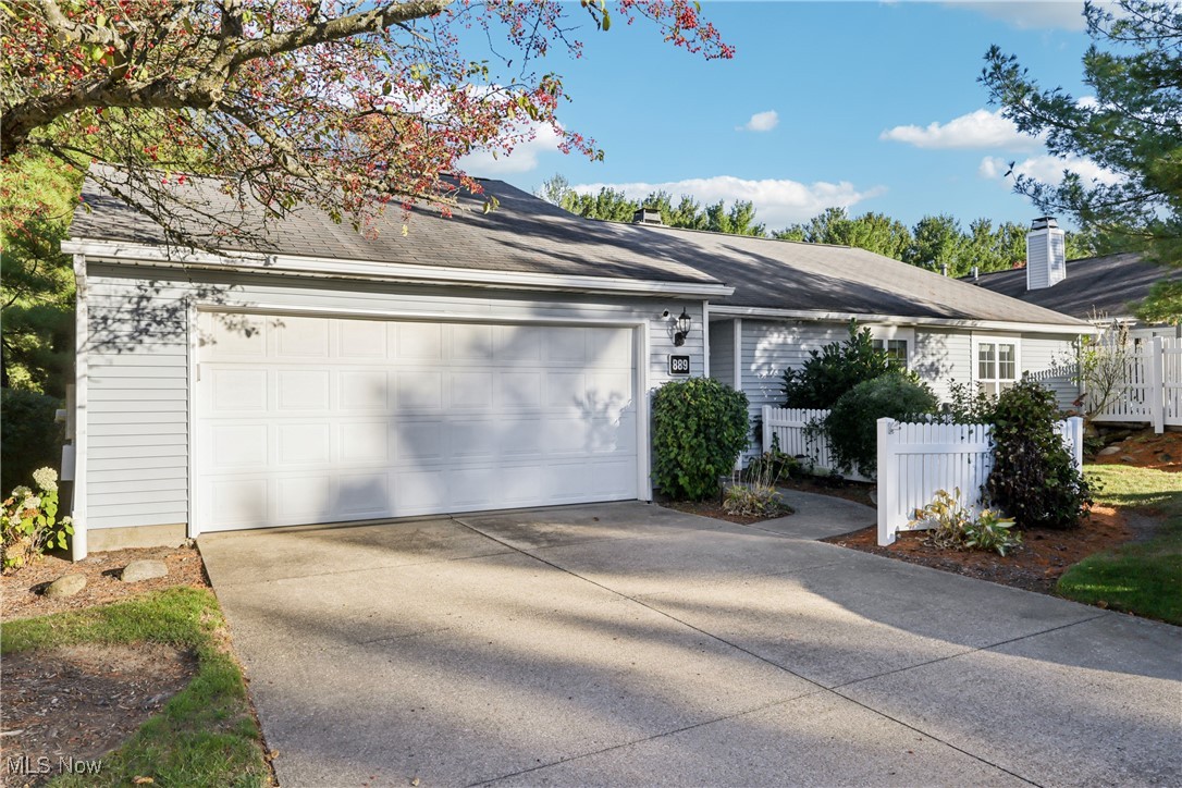 889 Lynnhaven Lane Akron OH 44313