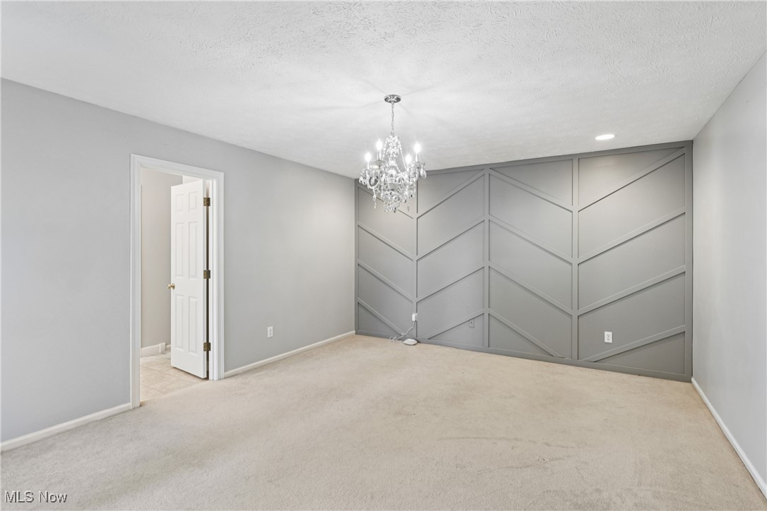 889 Lynnhaven Lane Akron OH 44313